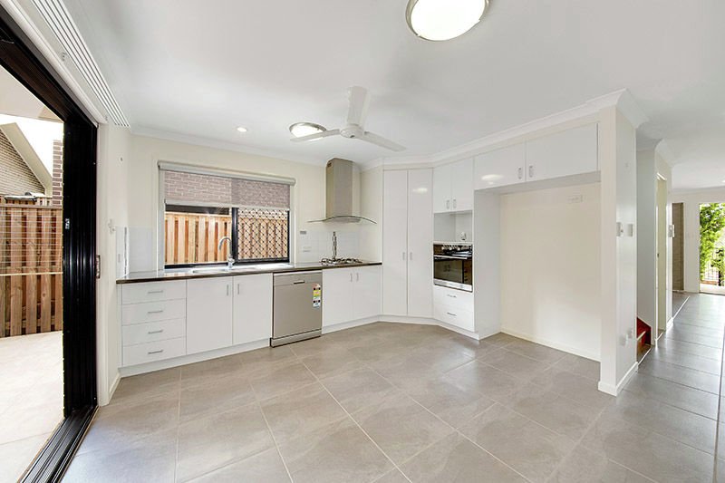 Photo - 28 Wedgetail Road, Clinton QLD 4680 - Image 2