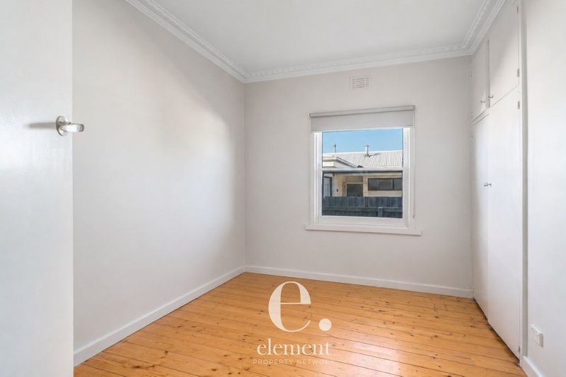 Photo - 28 Weeroona Avenue, Hamlyn Heights VIC 3215 - Image 9