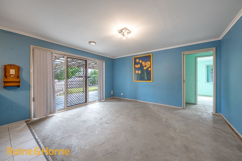 Photo - 28 Westward Ho Drive, Sunbury VIC 3429 - Image 5