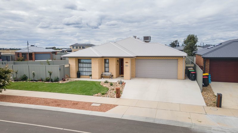 Photo - 28 Westwood Drive, Mooroopna VIC 3629 - Image 3