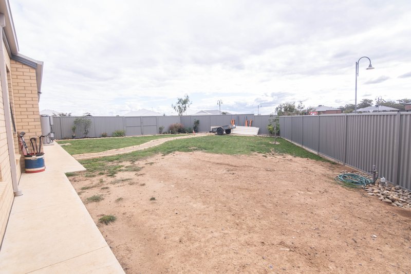 Photo - 28 Westwood Drive, Mooroopna VIC 3629 - Image 14