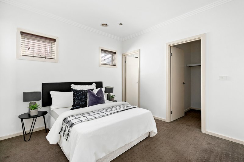 Photo - 2/8 Wheatsheaf Road, Glenroy VIC 3046 - Image 7