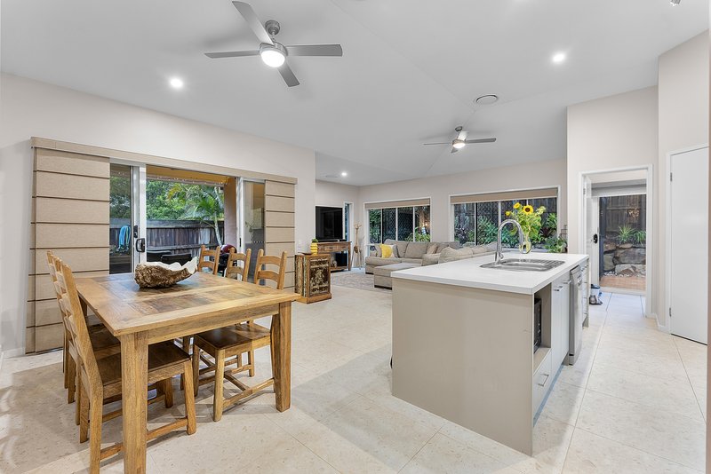 Photo - 28 Whitecedar Circuit, North Lakes QLD 4509 - Image 4