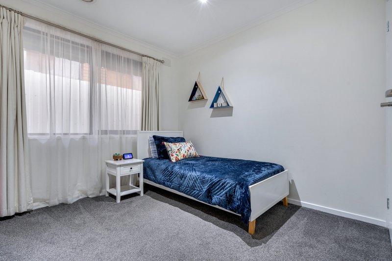 Photo - 28 Whitley Crescent, Craigieburn VIC 3064 - Image 25