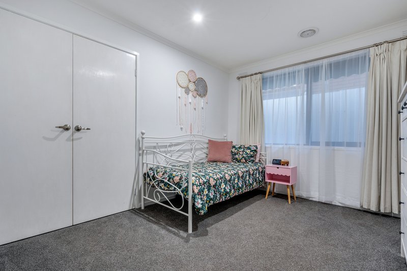 Photo - 28 Whitley Crescent, Craigieburn VIC 3064 - Image 26