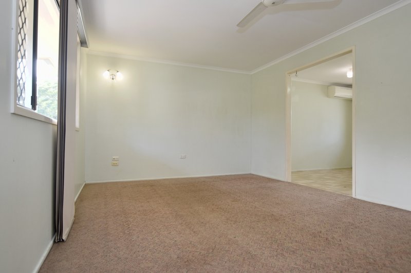 Photo - 28 Wilga Street, Kin Kora QLD 4680 - Image 7