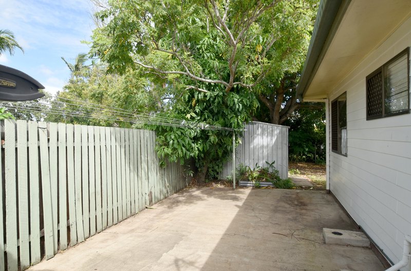 Photo - 28 Wilga Street, Kin Kora QLD 4680 - Image 16