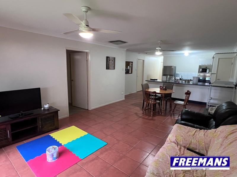 Photo - 2/8 William Street, Kingaroy QLD 4610 - Image 2