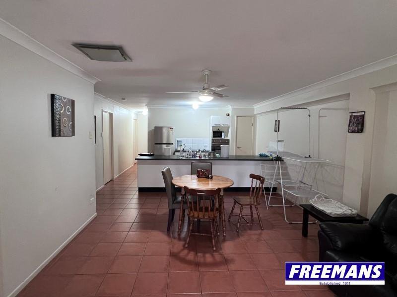 Photo - 2/8 William Street, Kingaroy QLD 4610 - Image 3