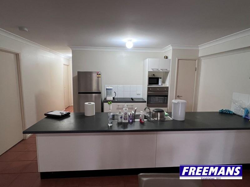 Photo - 2/8 William Street, Kingaroy QLD 4610 - Image 5