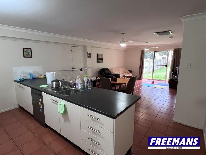 Photo - 2/8 William Street, Kingaroy QLD 4610 - Image 6