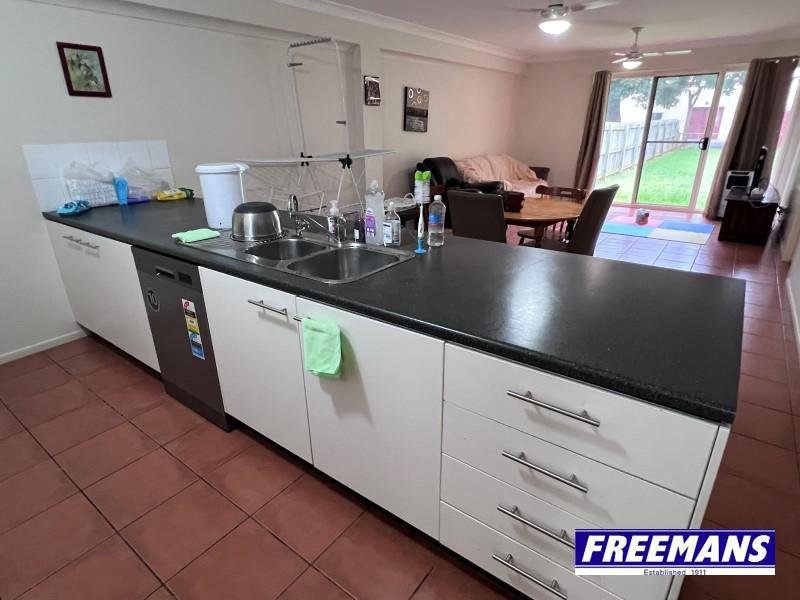 Photo - 2/8 William Street, Kingaroy QLD 4610 - Image 8