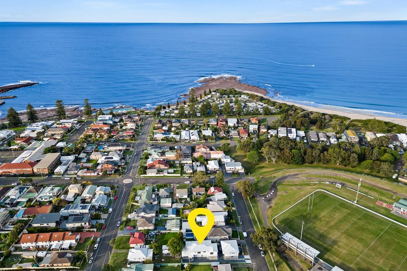 Photo - 2/8 William Street, Shellharbour NSW 2529 - Image 1