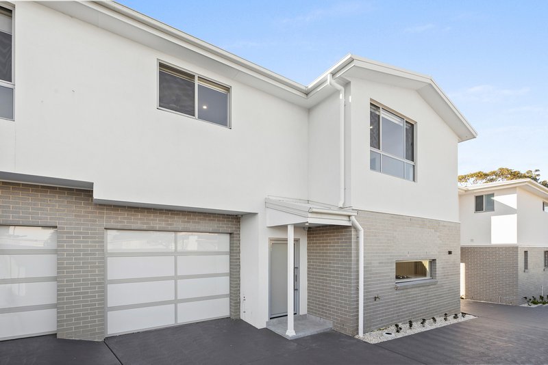 Photo - 2/8 William Street, Shellharbour NSW 2529 - Image 2