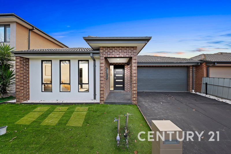 Photo - 28 Willum Way, Dandenong VIC 3175 - Image 1