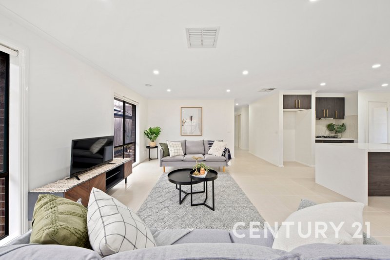 Photo - 28 Willum Way, Dandenong VIC 3175 - Image 4