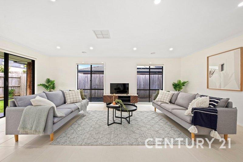 Photo - 28 Willum Way, Dandenong VIC 3175 - Image 5