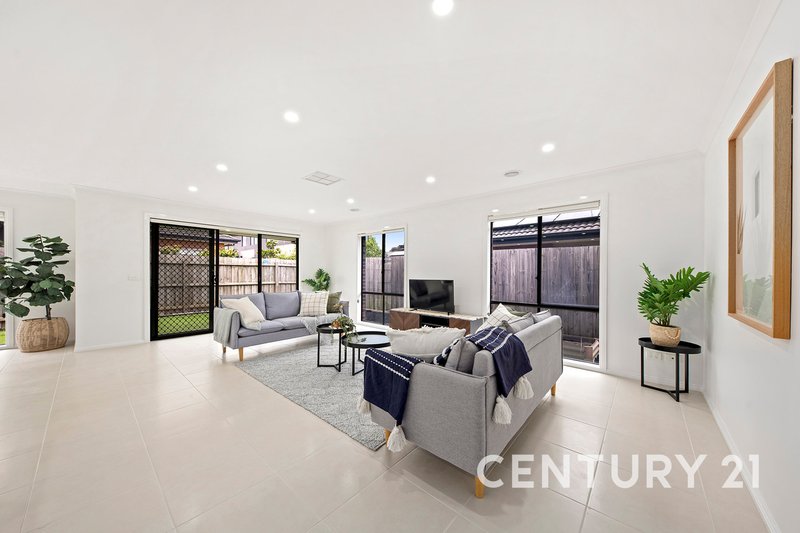 Photo - 28 Willum Way, Dandenong VIC 3175 - Image 6