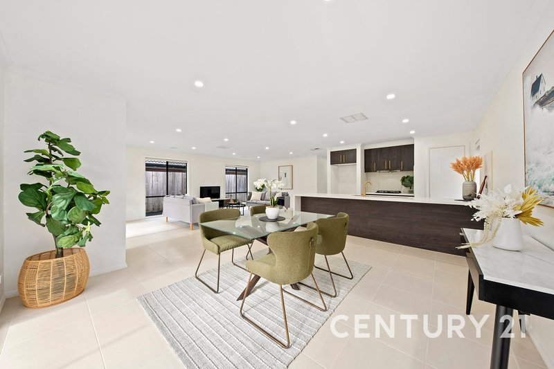 Photo - 28 Willum Way, Dandenong VIC 3175 - Image 9