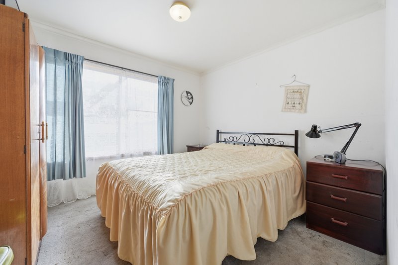 Photo - 28 Wilson Avenue, Inverloch VIC 3996 - Image 5