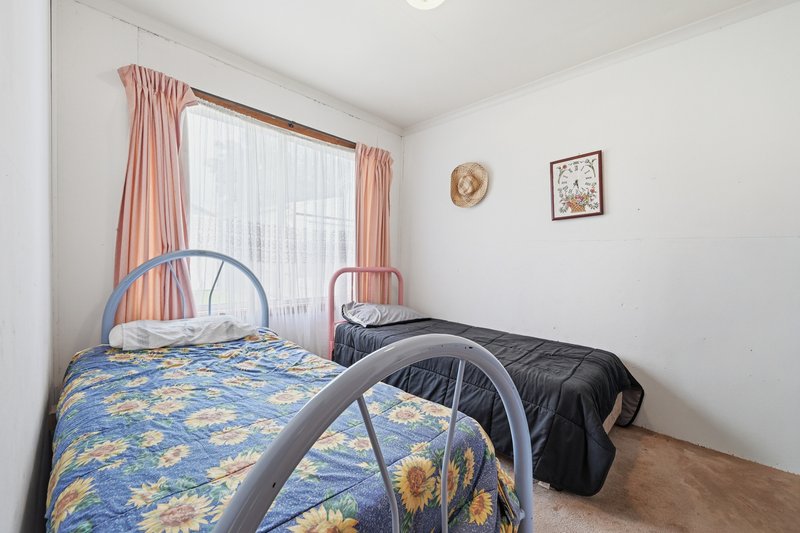 Photo - 28 Wilson Avenue, Inverloch VIC 3996 - Image 7