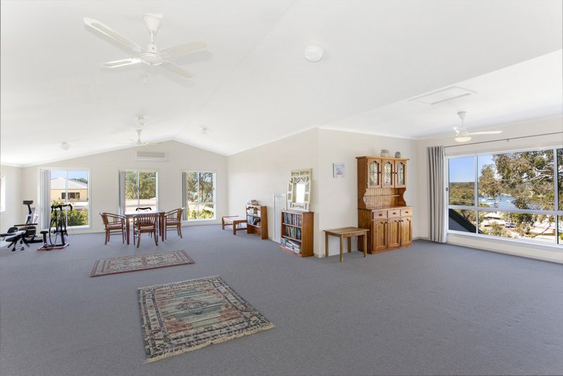 Photo - 28 Winbin Crescent, Gwandalan NSW 2259 - Image 4