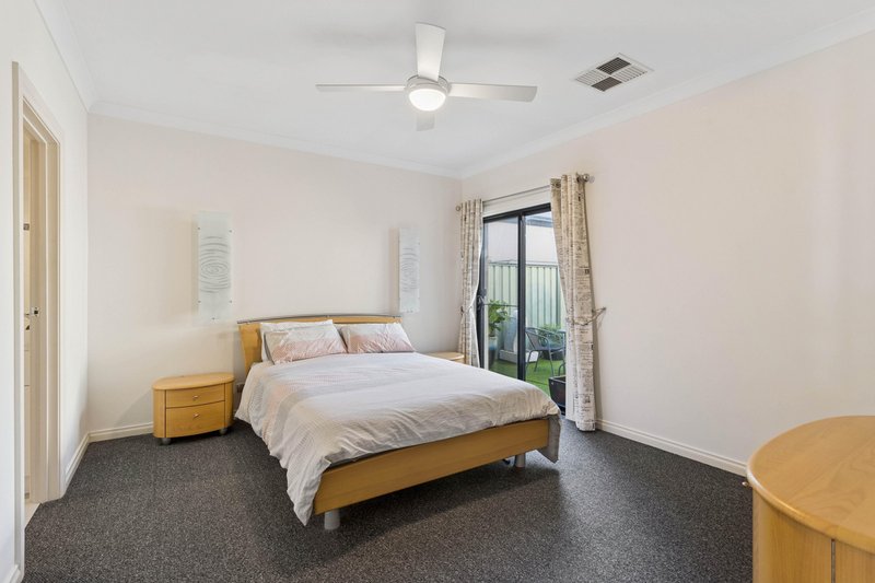 Photo - 28 Windermere Crescent, Mawson Lakes SA 5095 - Image 10