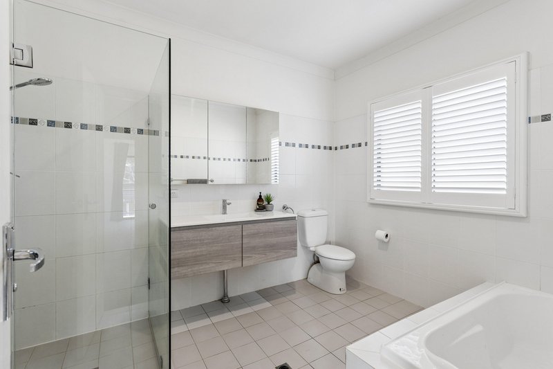 Photo - 28 Windermere Crescent, Mawson Lakes SA 5095 - Image 16