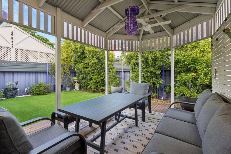 Photo - 28 Windermere Crescent, Mawson Lakes SA 5095 - Image 17