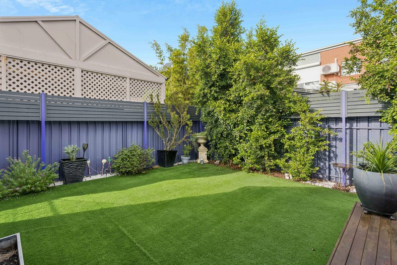 Photo - 28 Windermere Crescent, Mawson Lakes SA 5095 - Image 19