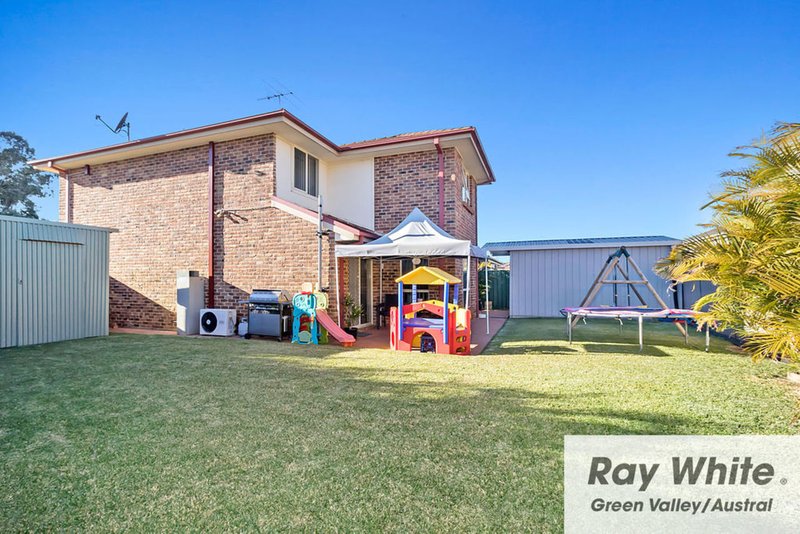 Photo - 28 Windle Ave , Hoxton Park NSW 2171 - Image 9