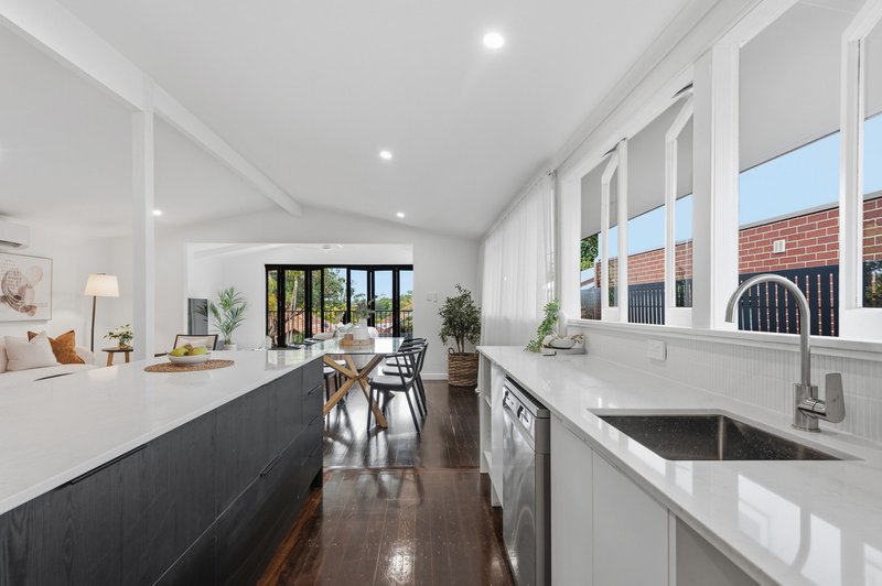 Photo - 28 Windrest Avenue, Aspley QLD 4034 - Image 8