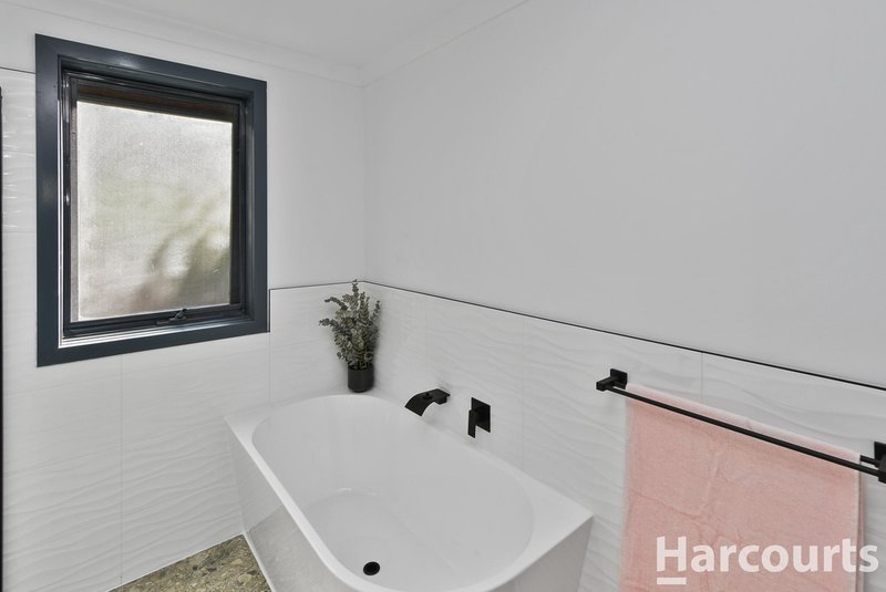 Photo - 28 Windsor Crescent, Horsham VIC 3400 - Image 12