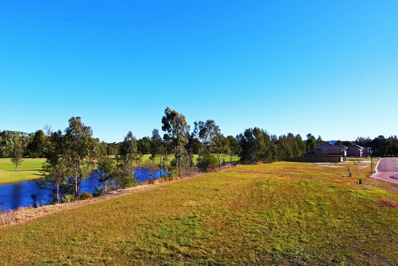 Photo - 28 Windsorgreen Drive, Wyong NSW 2259 - Image 15