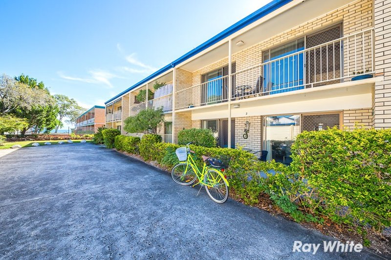 Photo - 2/8 Winston Drive, Bongaree QLD 4507 - Image 3