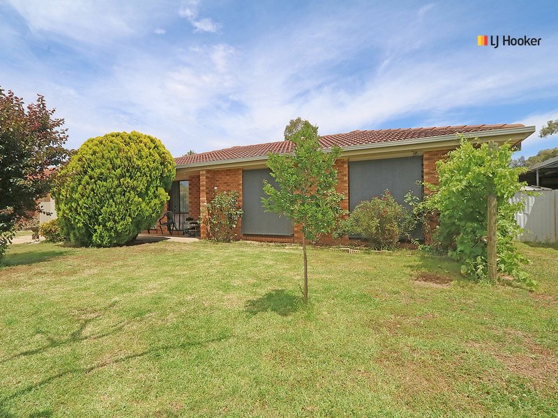 Photo - 28 Wiradjuri Crescent, Wagga Wagga NSW 2650 - Image 2