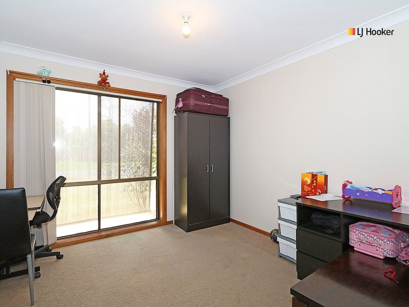 Photo - 28 Wiradjuri Crescent, Wagga Wagga NSW 2650 - Image 9