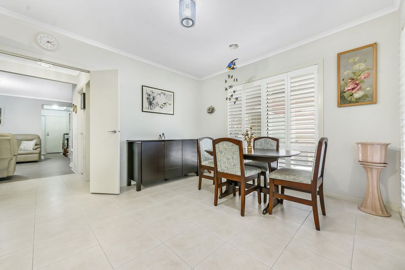 Photo - 28 Wisteria Place, Springvale South VIC 3172 - Image 4