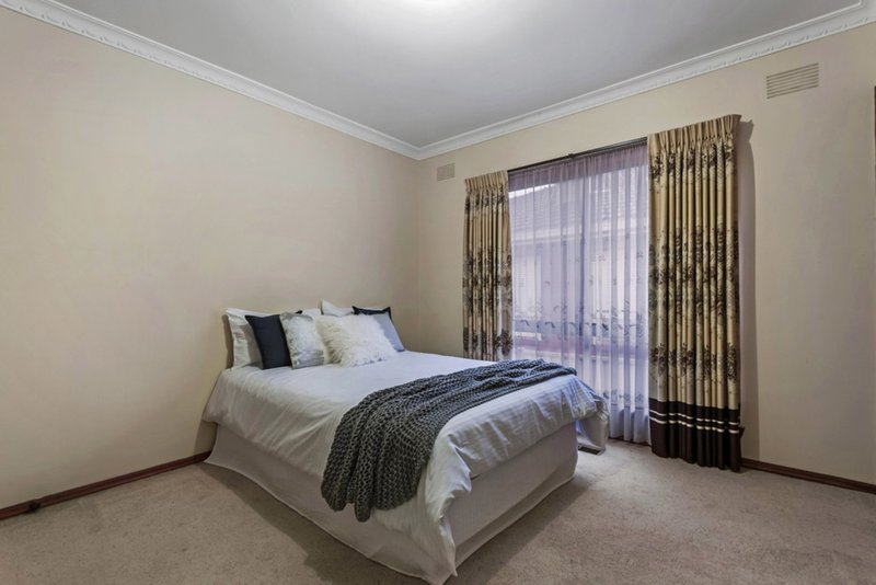 Photo - 28 Wodonga Crescent, Thomastown VIC 3074 - Image 12