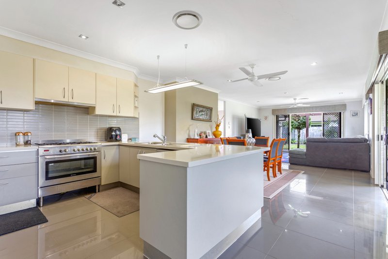 Photo - 28 Woodgrove Boulevard, Beerwah QLD 4519 - Image 3