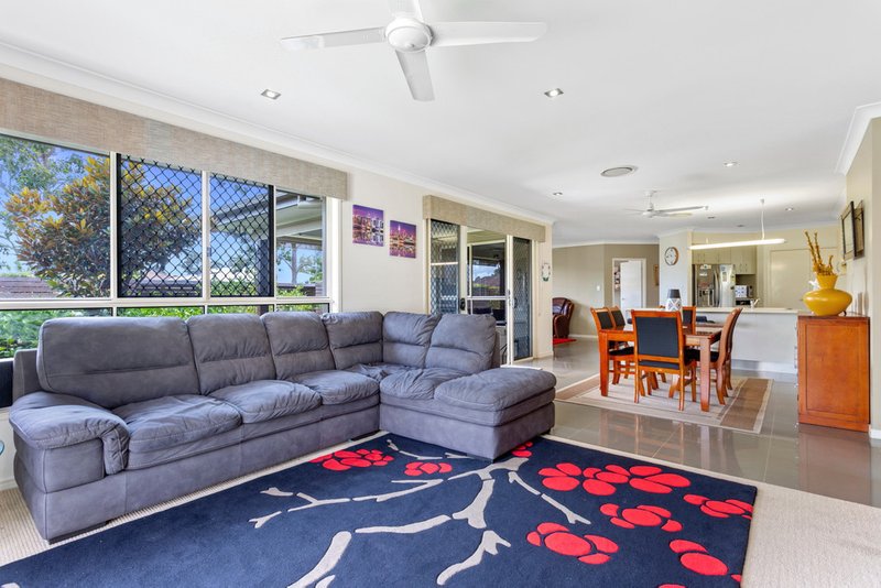 Photo - 28 Woodgrove Boulevard, Beerwah QLD 4519 - Image 5