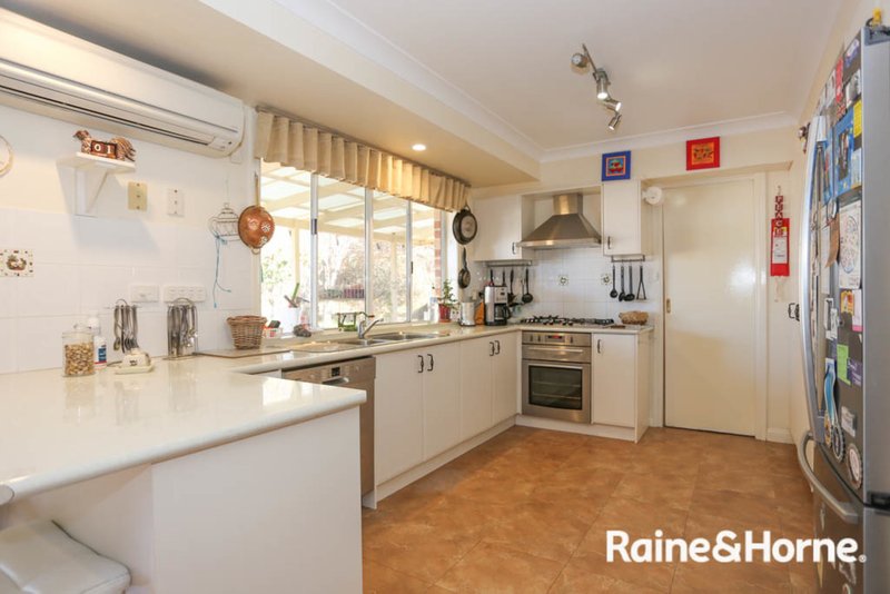 Photo - 28 Woodside Drive, Mount Rankin NSW 2795 - Image 4