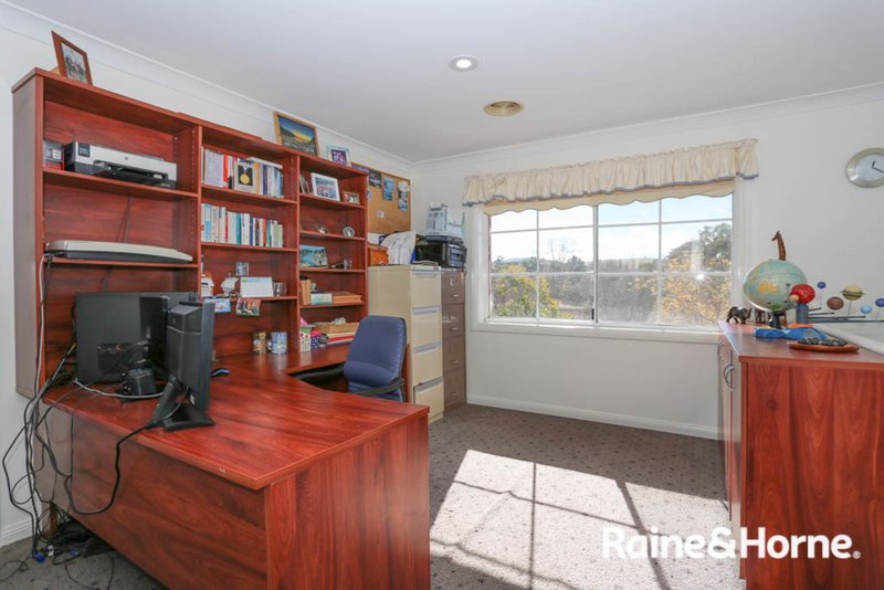 Photo - 28 Woodside Drive, Mount Rankin NSW 2795 - Image 7