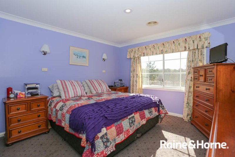 Photo - 28 Woodside Drive, Mount Rankin NSW 2795 - Image 8