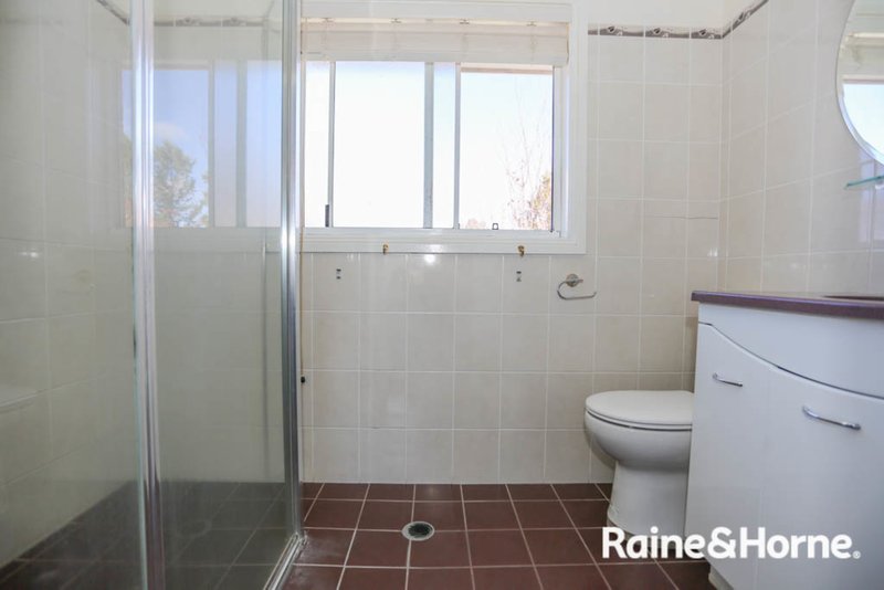 Photo - 28 Woodside Drive, Mount Rankin NSW 2795 - Image 9