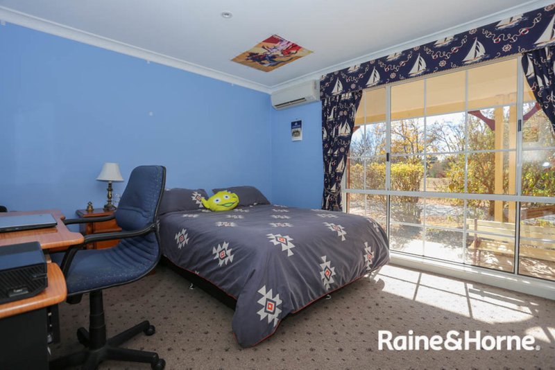 Photo - 28 Woodside Drive, Mount Rankin NSW 2795 - Image 10