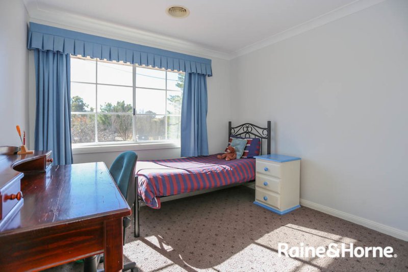 Photo - 28 Woodside Drive, Mount Rankin NSW 2795 - Image 12