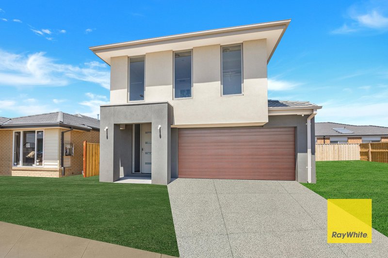 Photo - 28 Woolspinner Crescent, Wyndham Vale VIC 3024 - Image 2