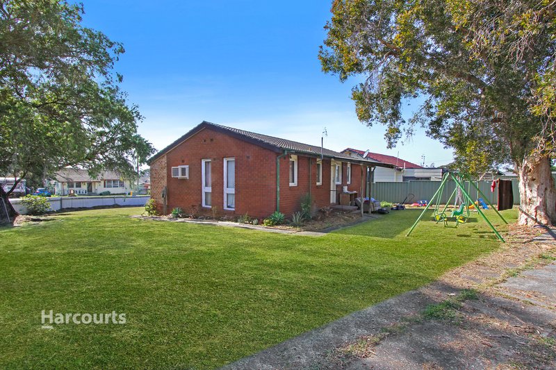 Photo - 28 Wyndarra Way, Koonawarra NSW 2530 - Image 1