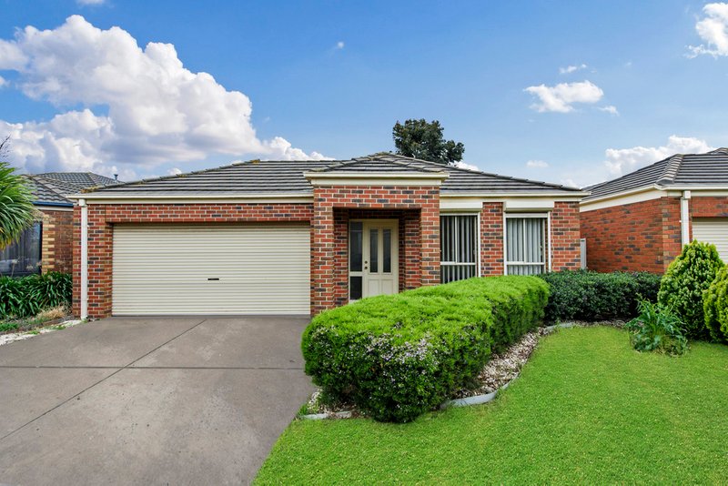 28 Wyperfeld Circuit, Caroline Springs VIC 3023